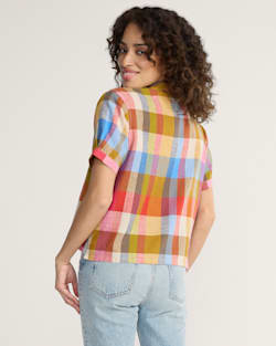 ALTERNATE VIEW OF WOMEN'S HARLOW LINEN SHIRT IN PLAID MULTI image number 2