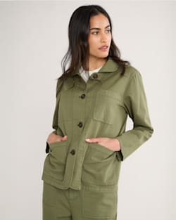 ALTERNATE VIEW OF WOMEN'S UTILITY COTTON/LINEN CHORE JACKET IN KHAKI GREEN image number 4