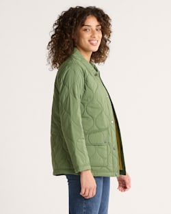 ALTERNATE VIEW OF WOMEN'S MARIGOLD CRINKLE QUILTED BARN COAT IN GREEN VINE image number 3