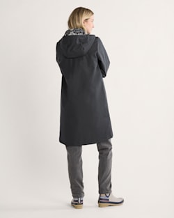 ALTERNATE VIEW OF WOMEN'S VICTORIA RAIN SLICKER IN BLACK image number 2