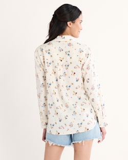 ALTERNATE VIEW OF WOMEN'S COASTAL LINEN SHIRT IN ANTIQUE WHITE BEACH PRINT image number 2