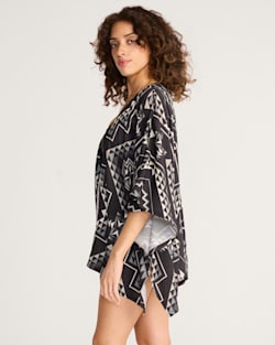 ALTERNATE VIEW OF OXBOW WOMEN'S OPEN-FRONT COVERUP IN BLACK/WHITE image number 3