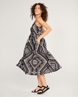 ALTERNATE VIEW OF OXBOW STRAPPY MAXI DRESS IN BLACK/WHITE image number 4