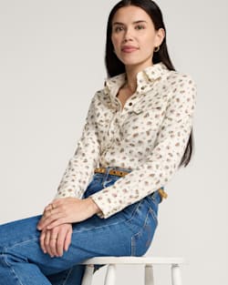 WOMEN'S FLORAL COTTON TWILL GAMBLER SHIRT IN ECRU image number 1