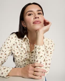 ALTERNATE VIEW OF WOMEN'S FLORAL COTTON TWILL GAMBLER SHIRT IN ECRU image number 5