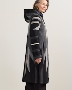 ALTERNATE VIEW OF WOMEN'S WYETH TRAIL WOOL BLANKET COAT IN BLACK image number 3