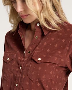 ALTERNATE VIEW OF WOMEN'S CORDUROY GAMBLER SHIRT IN BURGUNDY FOULARD image number 4