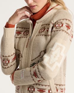 ALTERNATE VIEW OF WOMEN'S ALPINE LAMBSWOOL ZIP CARDIGAN IN OATMEAL HEATHER image number 4