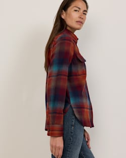 ALTERNATE VIEW OF WOMEN'S PLAID BOARD SHIRT IN MAROON/TEAL image number 3
