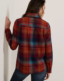 ALTERNATE VIEW OF WOMEN'S PLAID BOARD SHIRT IN MAROON/TEAL image number 4