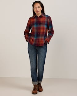 ALTERNATE VIEW OF WOMEN'S PLAID BOARD SHIRT IN MAROON/TEAL image number 5