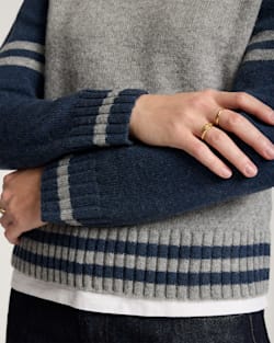 ALTERNATE VIEW OF WOMEN'S GRAPHIC SHETLAND COLLECTION SWEATER IN GREY/BLUE HEATHER image number 5