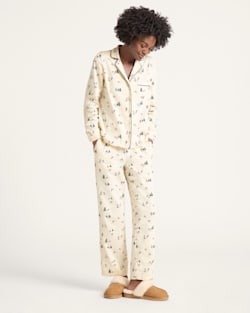 ALTERNATE VIEW OF WOMEN'S SKI PRINT FLANNEL PAJAMA SET IN ECRU image number 5