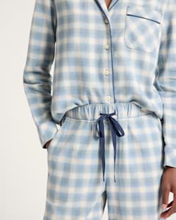 ALTERNATE VIEW OF WOMEN'S PLAID FLANNEL PAJAMA SET IN BLUE OMBRE image number 5