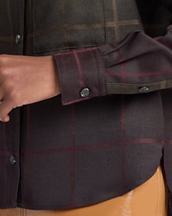 ALTERNATE VIEW OF WOMEN'S WORSTED WOOL ONE POCKET SHIRT IN BLACK/OLIVE OMBRE image number 4