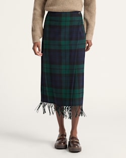 WOMEN'S WOOL FRINGED WRAP SKIRT IN BLACK WATCH TARTAN image number 1