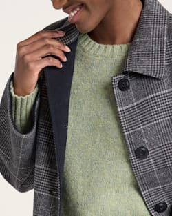ALTERNATE VIEW OF WOMEN'S REVERSIBLE LONG WOOL COAT IN GREY GLEN PLAID/NAVY image number 4