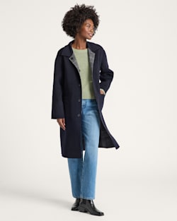 ALTERNATE VIEW OF WOMEN'S REVERSIBLE LONG WOOL COAT IN GREY GLEN PLAID/NAVY image number 6