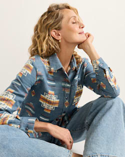 WOMEN'S DOUBLESOFT PERFECT ONE POCKET SHIRT IN NAVY CHIEF JOSEPH image number 1