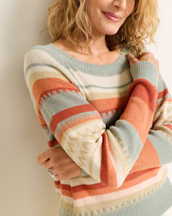 ALTERNATE VIEW OF WOMEN'S RAGLAN COTTON SWEATER IN RUST/BLUE MULTI image number 4