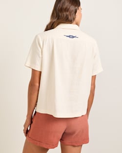 ALTERNATE VIEW OF WOMEN'S SHORT-SLEEVE EMBROIDERED LINEN CAMP SHIRT IN NATURAL image number 2