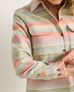 ALTERNATE VIEW OF WOMEN'S STRIPE BOARD SHIRT IN SHALE/CORAL image number 4