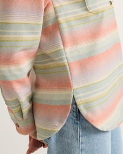 ALTERNATE VIEW OF WOMEN'S STRIPE BOARD SHIRT IN SHALE/CORAL image number 5