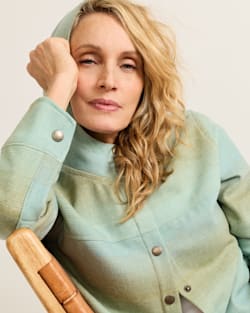 ALTERNATE VIEW OF WOMEN'S OMBRE TRAILSIDE WOOL HOODIE IN TEAL/TAN image number 5