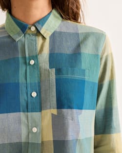 ALTERNATE VIEW OF WOMEN'S CHECK PERFECT ONE POCKET SHIRT IN TEAL MULTI image number 4