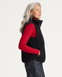 ALTERNATE VIEW OF WOMEN'S LAUREL FLEECE VEST IN BLACK image number 3
