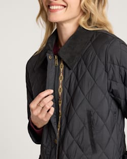 ALTERNATE VIEW OF WOMEN'S SUN RIVER QUILTED FIELD COAT IN BLACK image number 4