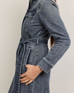 ALTERNATE VIEW OF WOMEN'S DENIM MIDI SHIRT DRESS IN DARK WASH image number 5