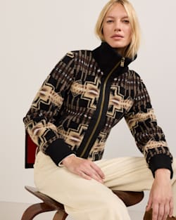 ALTERNATE VIEW OF WOMEN'S HARDING FOXGLOVE FLEECE BOMBER JACKET IN BLACK/TAN image number 4