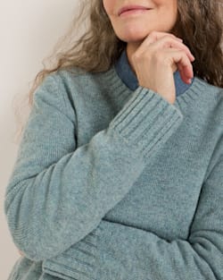ALTERNATE VIEW OF WOMEN'S SHETLAND COLLECTION CREWNECK IN SEA GLASS BLUE HEATHER image number 5
