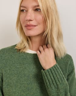 ALTERNATE VIEW OF WOMEN'S SHETLAND COLLECTION CREWNECK IN GREEN HEATHER image number 4