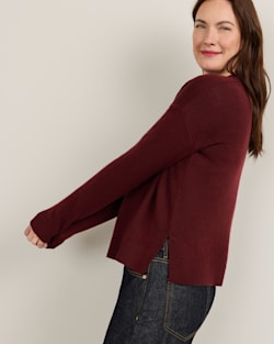 ALTERNATE VIEW OF WOMEN'S MERINO V-NECK SWEATER IN WINE image number 3