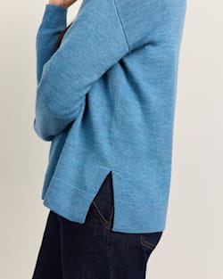 ALTERNATE VIEW OF WOMEN'S MERINO V-NECK SWEATER IN BLUE image number 5