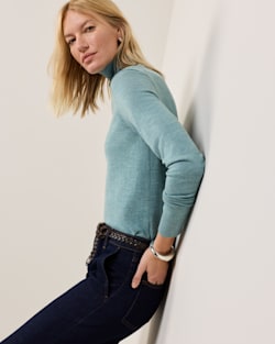 ALTERNATE VIEW OF WOMEN'S MERINO TURTLENECK IN SEA BLUE image number 3