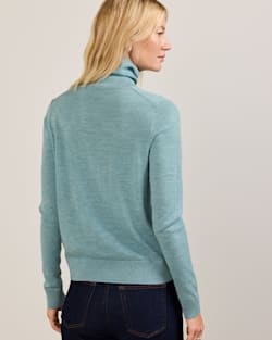 ALTERNATE VIEW OF WOMEN'S MERINO TURTLENECK IN SEA BLUE image number 4
