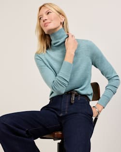 ALTERNATE VIEW OF WOMEN'S MERINO TURTLENECK IN SEA BLUE image number 6