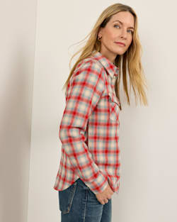 ALTERNATE VIEW OF WOMEN'S PLAID WOOL GAMBLER SHIRT IN RED/AQUA OMBRE image number 2