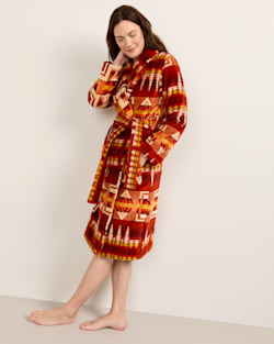 ALTERNATE VIEW OF WOMEN'S HARDING COTTON TERRY VELOUR BATHROBE IN CORAL image number 1