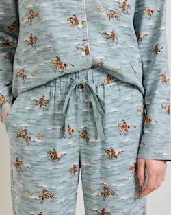 ALTERNATE VIEW OF WOMEN'S COWBOY PRINT FLANNEL PAJAMA SET IN BLUE image number 5