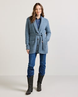ALTERNATE VIEW OF WOMEN'S LAMBSWOOL BELTED CARDIGAN IN BLUE DONEGAL image number 4