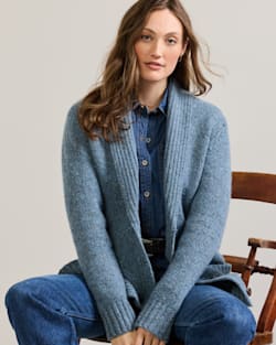 ALTERNATE VIEW OF WOMEN'S LAMBSWOOL BELTED CARDIGAN IN BLUE DONEGAL image number 5