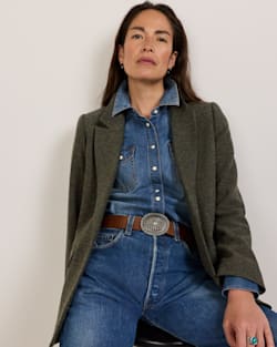 WOMEN'S HERRINGBONE TWEED WOOL BLAZER IN BLACK/GREEN MIX image number 1
