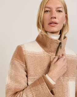 ALTERNATE VIEW OF WOMEN'S PLAID WOOL COAT IN CAMEL OMBRE image number 2