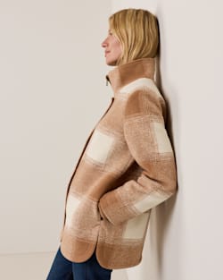 ALTERNATE VIEW OF WOMEN'S PLAID WOOL COAT IN CAMEL OMBRE image number 3