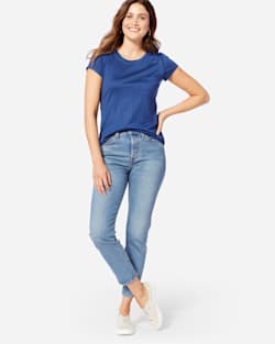 ADDITIONAL VIEW OF LEVI'S WEDGIE ICON JEANS IN DARK BLUE image number 2