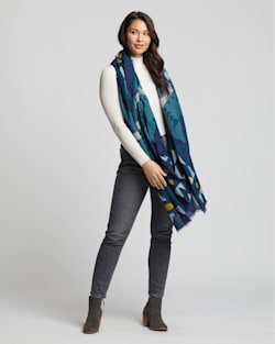 ALTERNATE VIEW OF SISKIYOU FEATHERWEIGHT WOOL SCARF IN BLUE image number 2